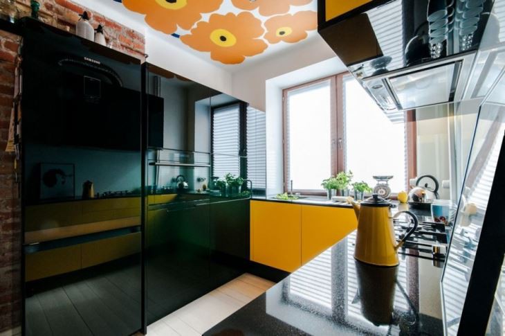 Piano Lacuqer Kitchen Cabinet
